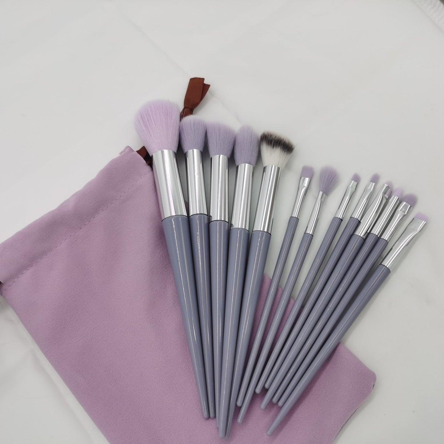 13 PCs Pinceaux de maquillage en forme de fleur violette et de feuille de houx, poils doux.